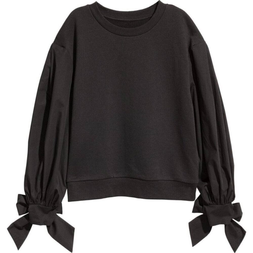 EUC H&M black cotton blend sweatshirt with contrast statement sleeves, M